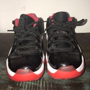 Size too small. Never worn